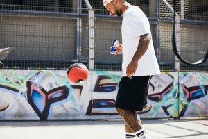 Red Bull Street Rhythm by Memphis Depay is a new 4-on-4 street football tournament. The Dutch striker presents the first edition together with Red Bull in the Onderzeebootloods in Rotterdam on July 2.