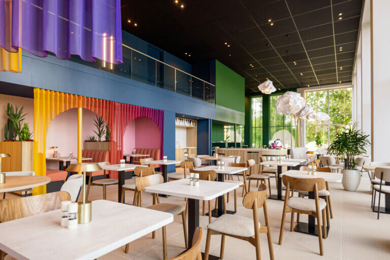 ibis-styles-rotterdam-ahoy_restaurant-lobby-4-scaled.jpg